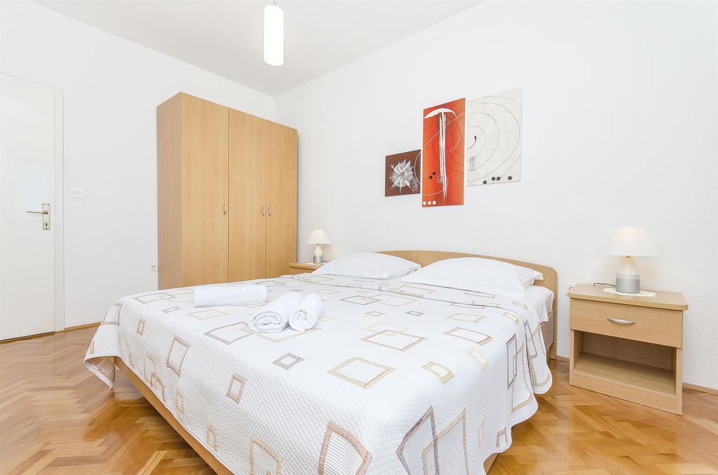 Apartments Kunac Podgora Exterior photo
