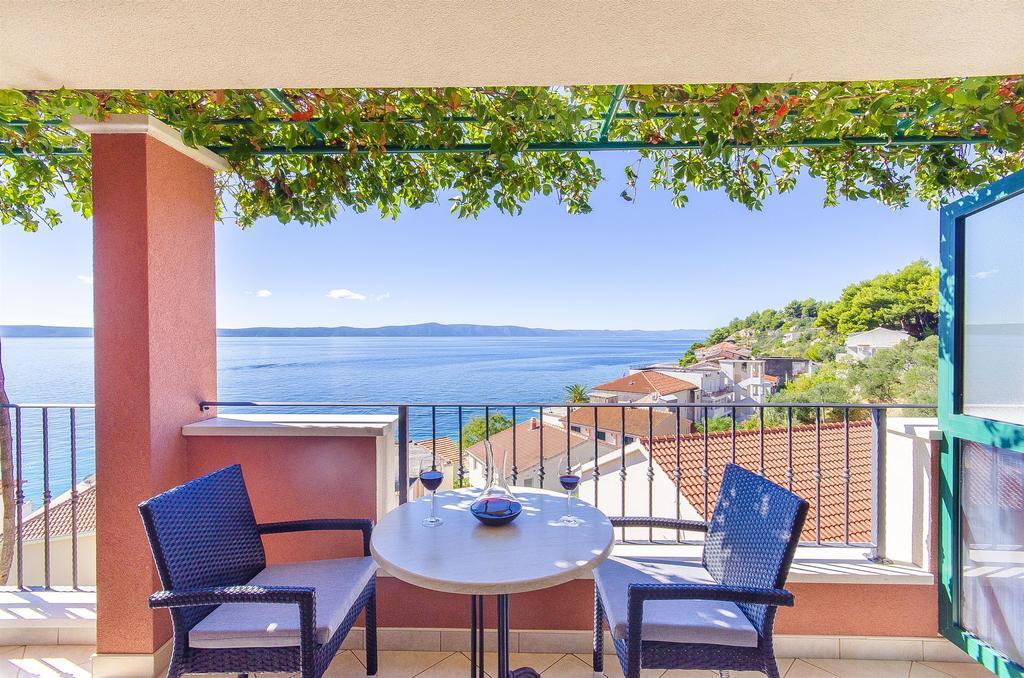 Apartments Kunac Podgora Exterior photo